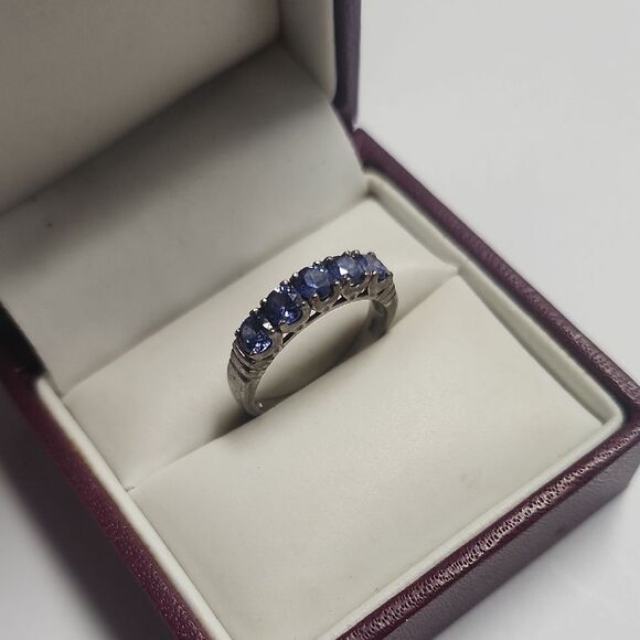 Sterling Silver Ring Size 8 - Picture 5 of 5